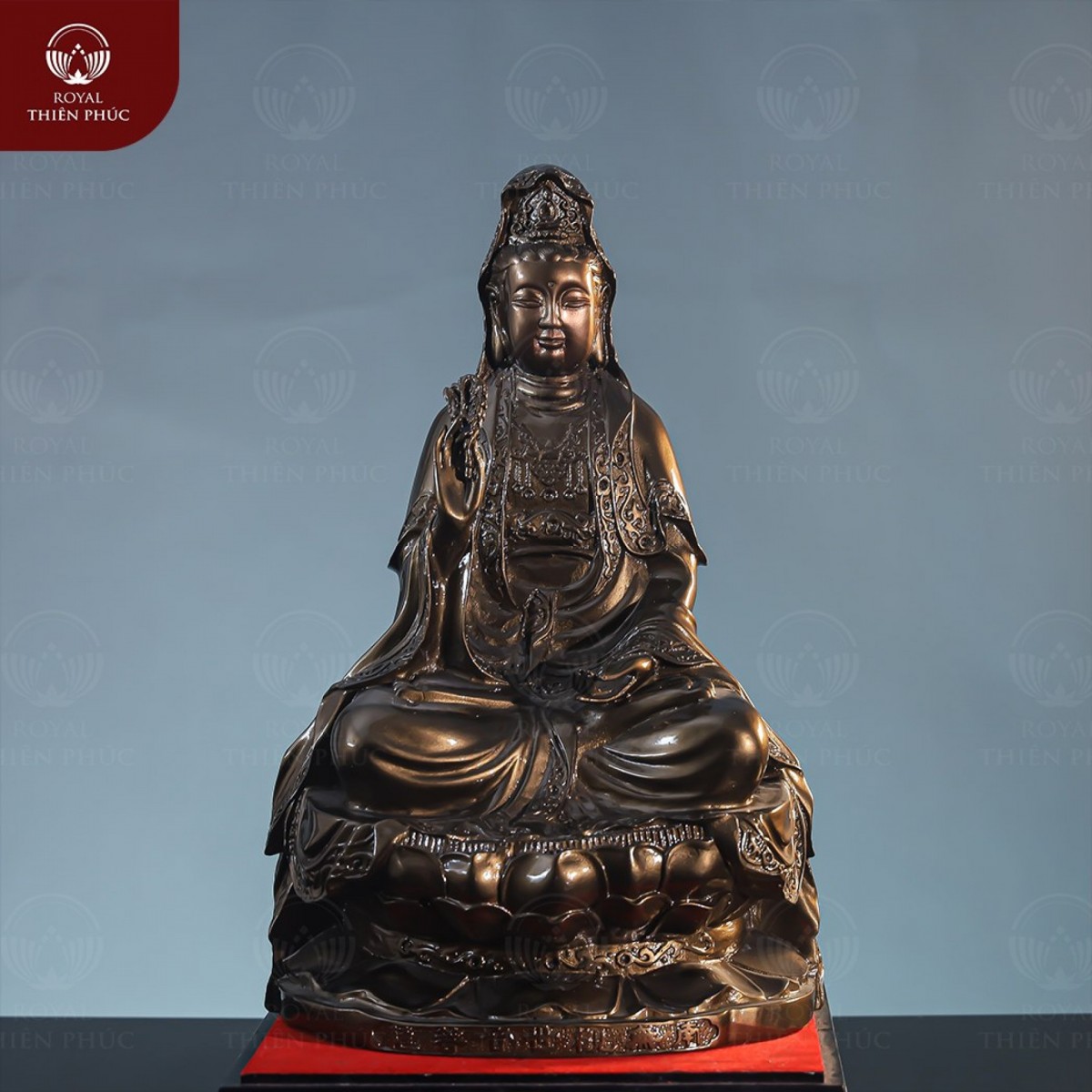 Tượng Phật Quan Âm phất cành dương liễu bằng đồng vàng hun 38x22 cm Tượng Phật Quan Âm phất cành dương liễu bằng đồng vàng hun 38x22 cm