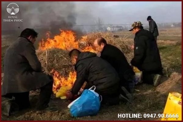 Quần áo của người đã mất nên làm gì? Quần áo của người đã mất nên làm gì?