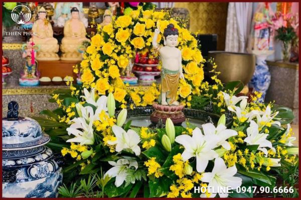 Hướng Dẫn Cắm Hoa Lễ Đài Phật Đản