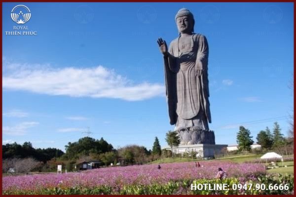 Tượng Đức Phật A Di Đà (Nhật Bản)